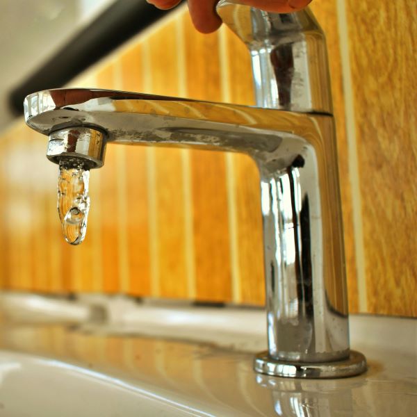 Quanto costa sostituire un rubinetto del bagno?